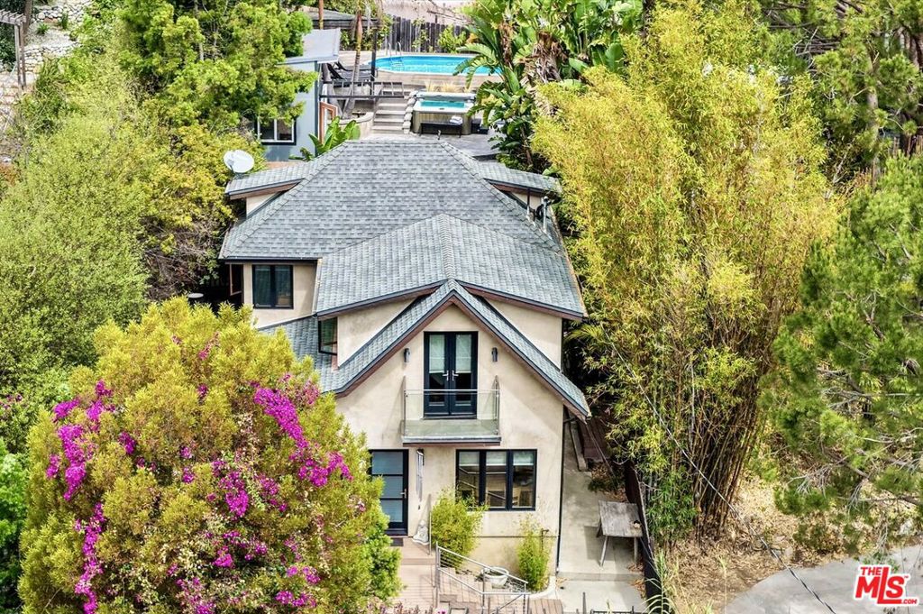 1421 Fernwood Pacific Drive — photo