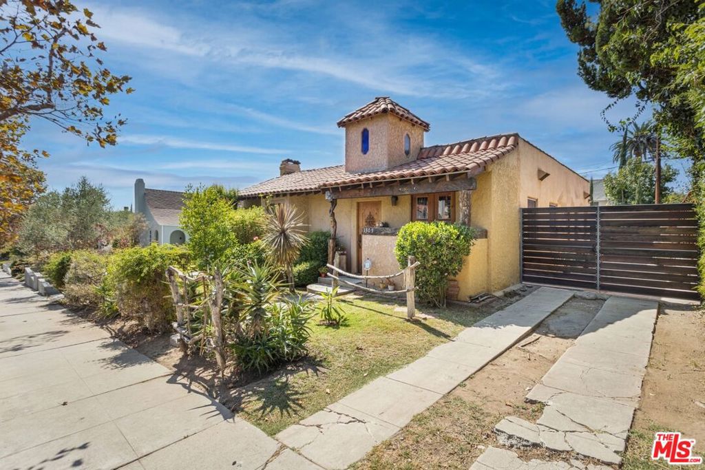 1309 Carmona Avenue — photo