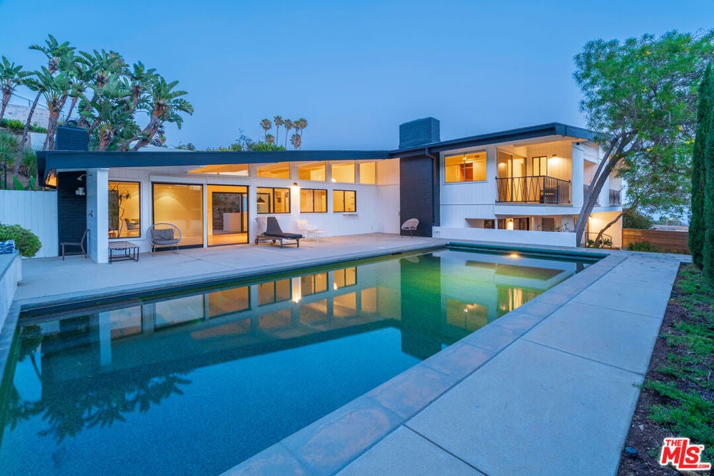 1071 Tellem Drive — photo