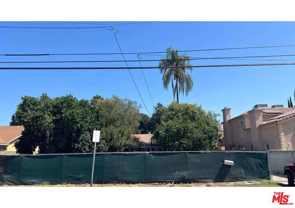 15147 Vose Street — photo