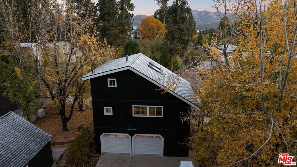 993 Cameron Drive — photo