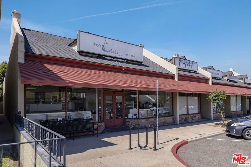 225 W Fairview Avenue — photo