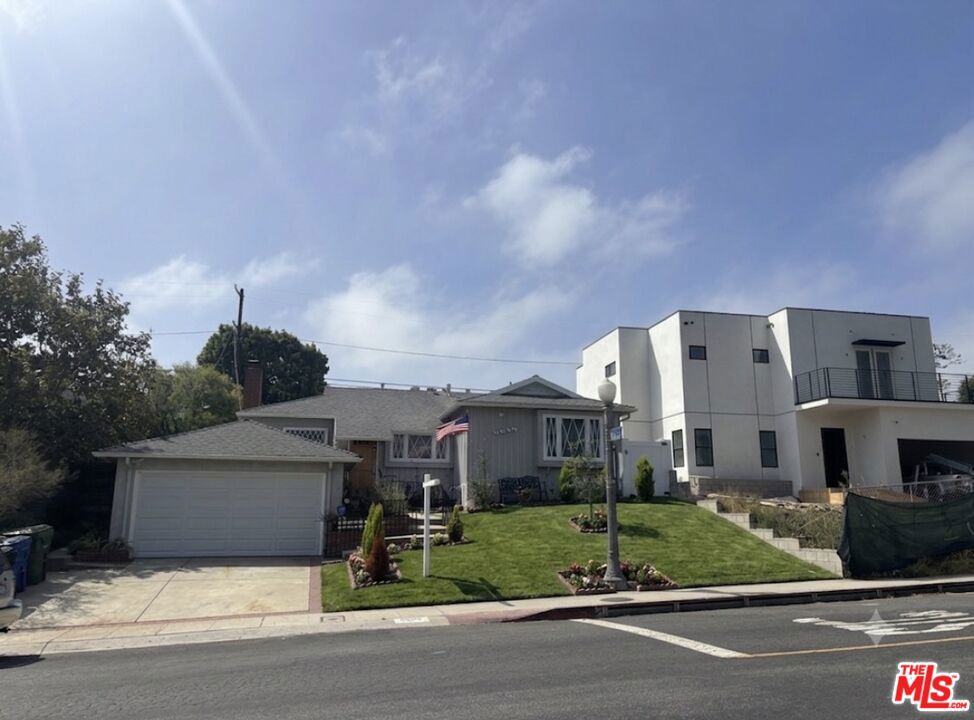 6058 W 76th Street — photo