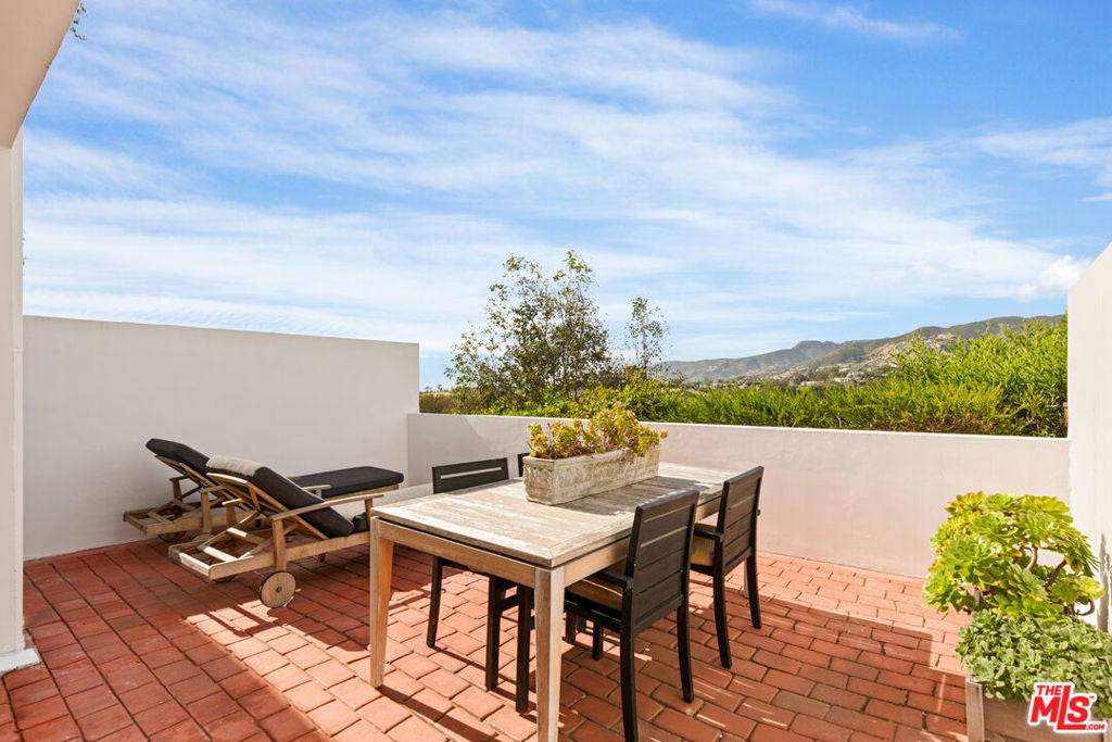29221 Heathercliff Road 13 — photo