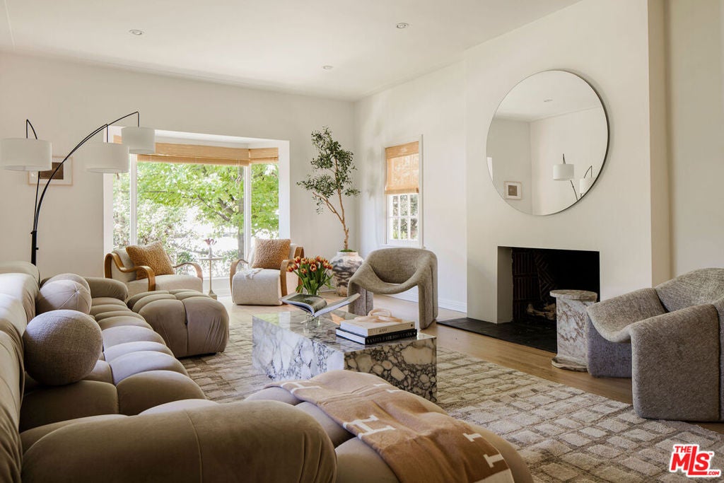2518 Canyon Drive — photo