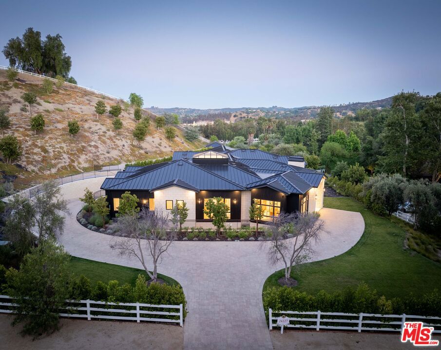 24227 Bridle Trail Road — photo