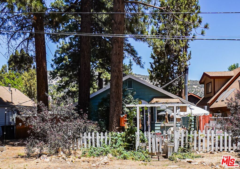 813 E Mountain View Boulevard — photo