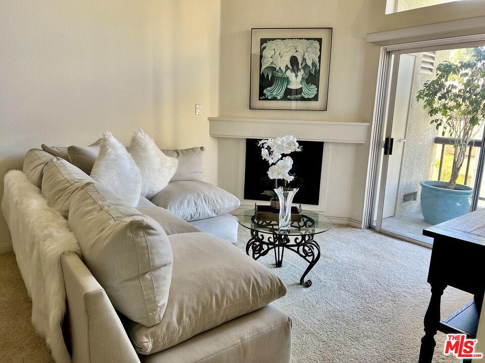 5535 Canoga Avenue 319 — photo