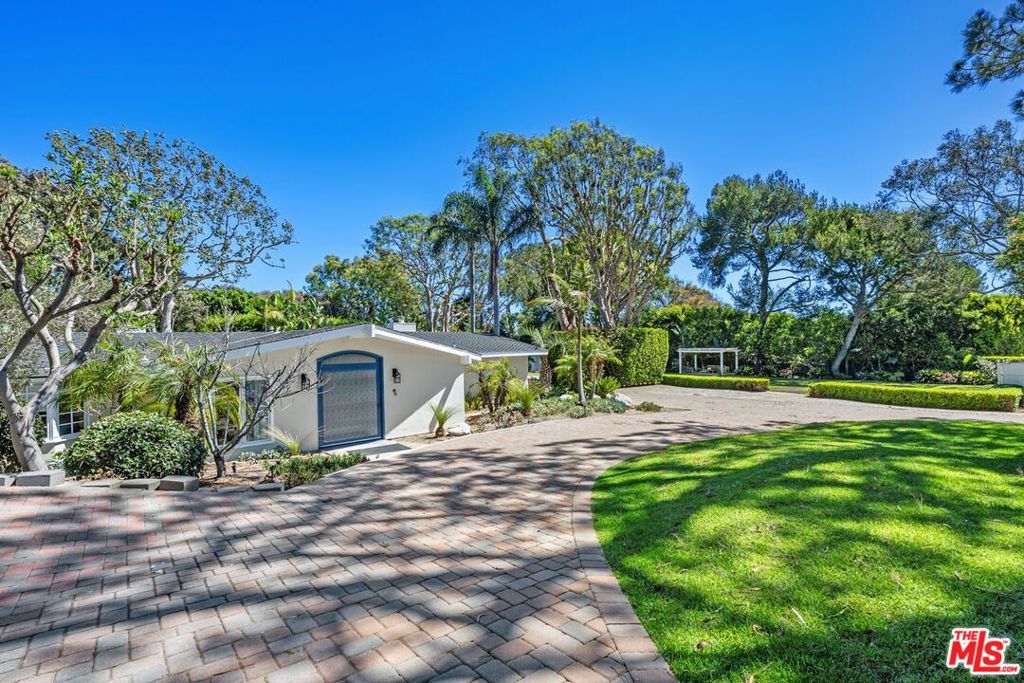 29260 Sea Lion Place — photo