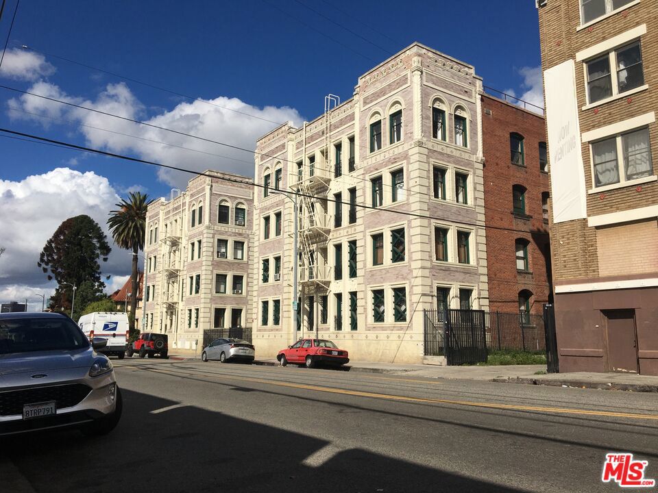 2121 James M Wood Boulevard 201 — photo