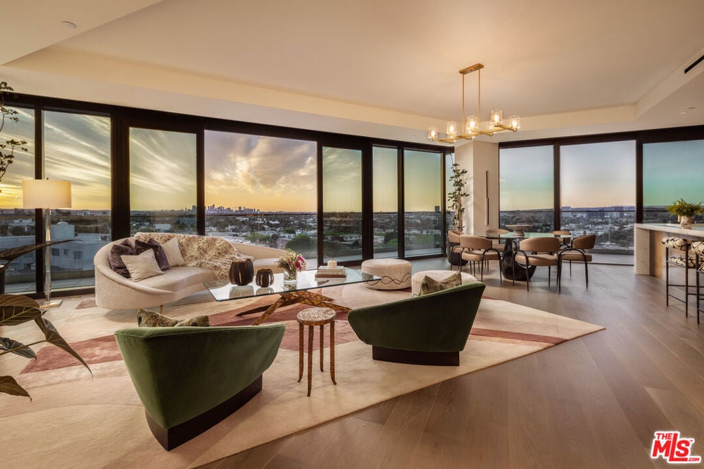 8420 W Sunset Boulevard 801 — photo
