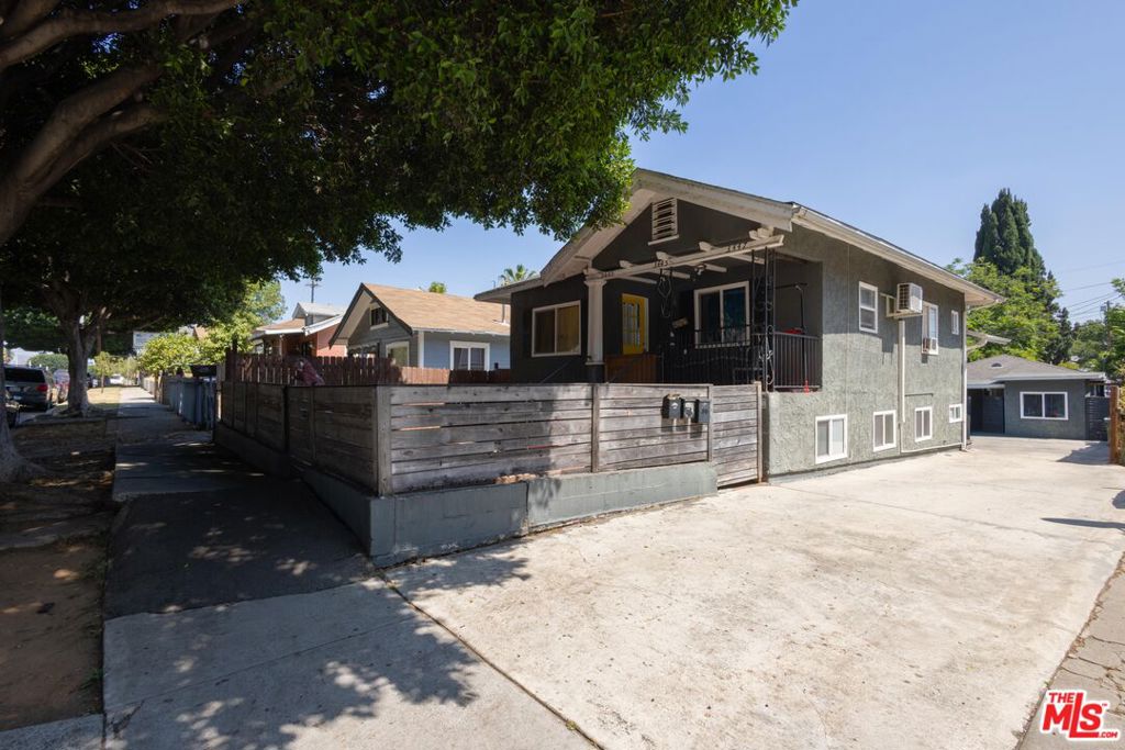 3445 E 4th Street — photo