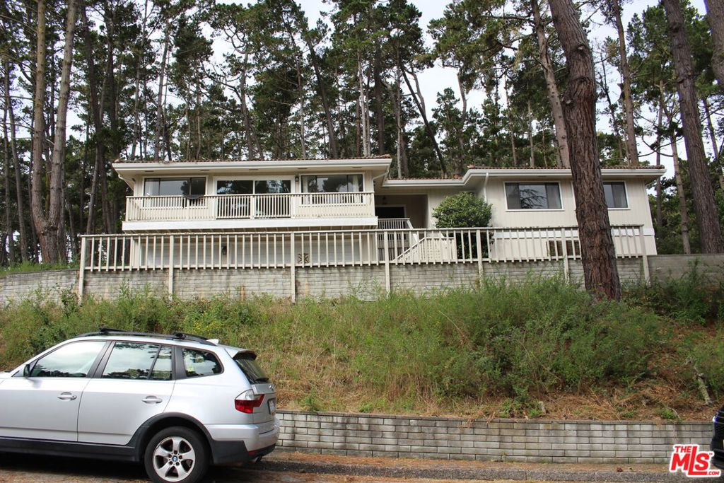 1 Greenwood Way — photo