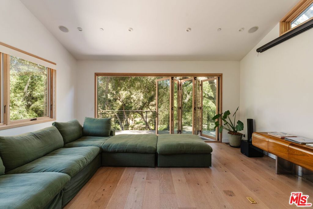 1149 Old Topanga Canyon Road — photo