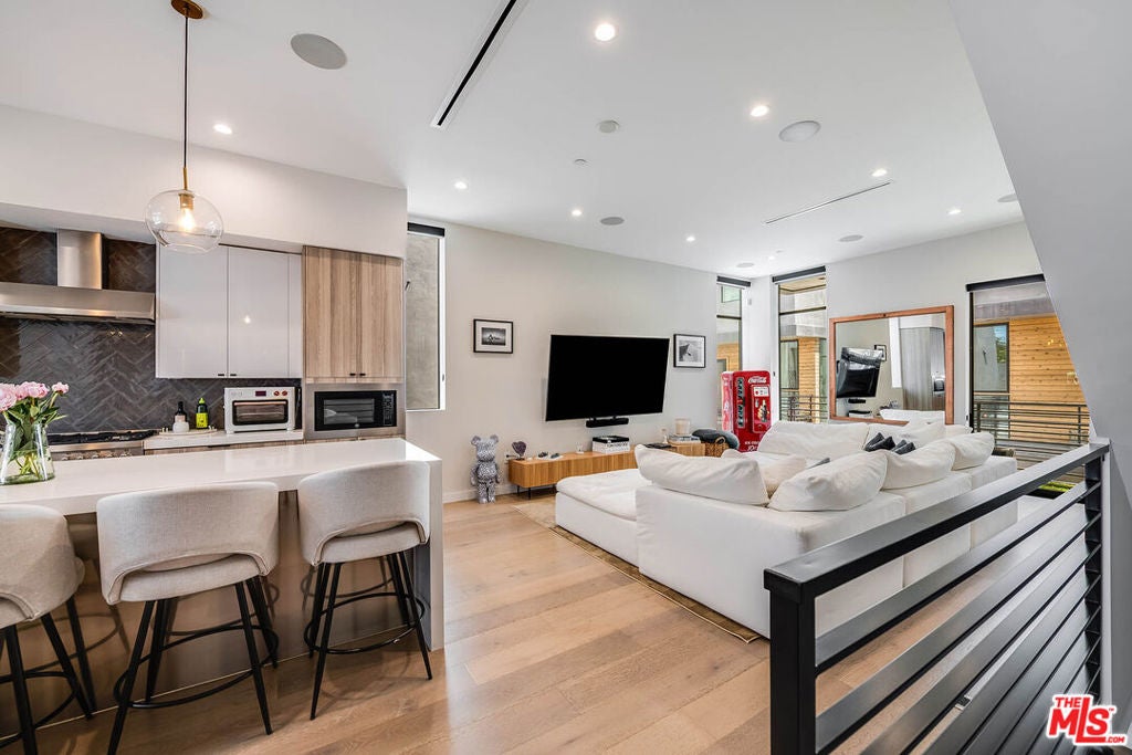 4425 Studio Place — photo