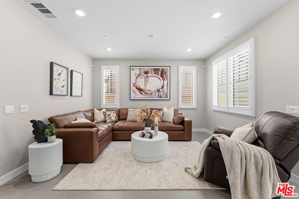 41 Savannah Court — photo