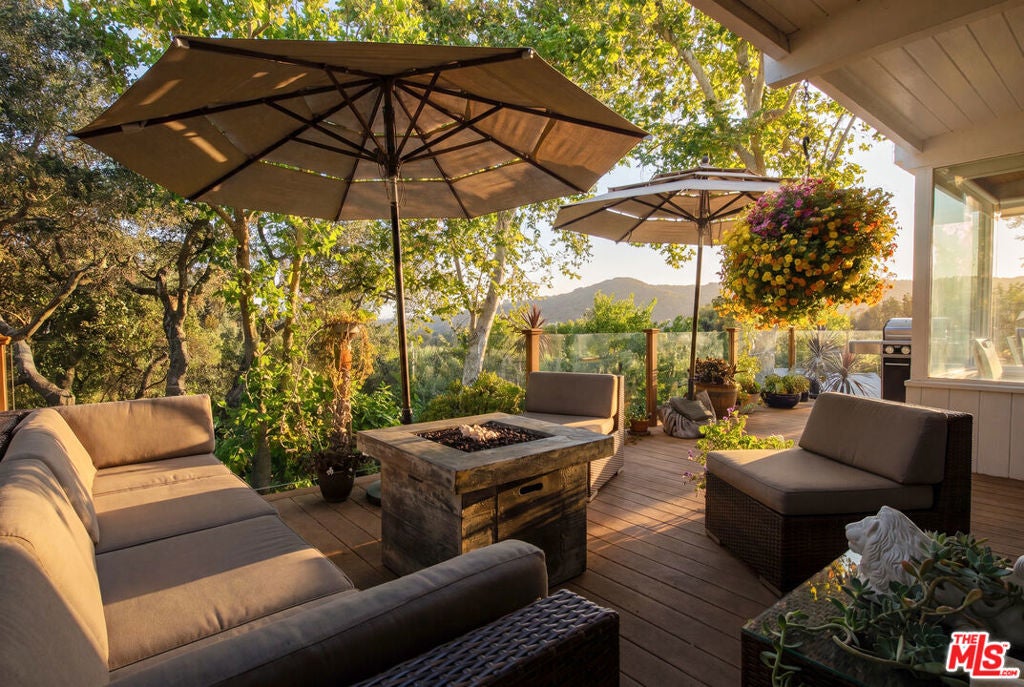 679 Wonder View Drive — photo