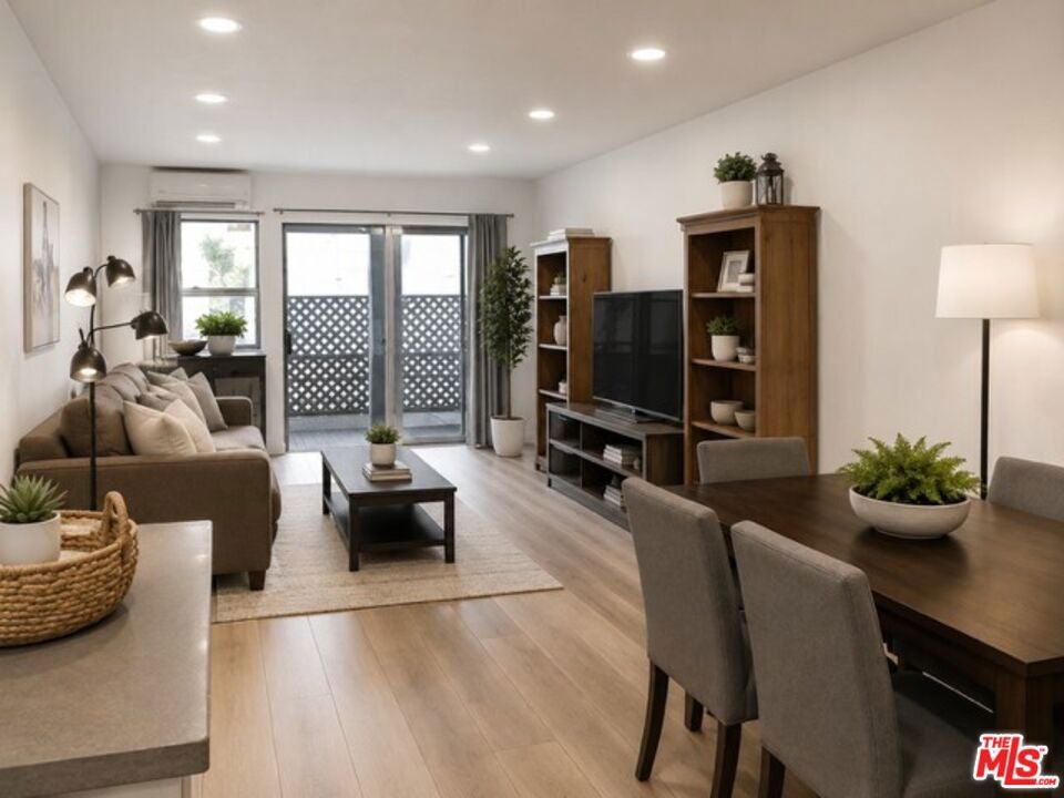 1118 Valencia Street 114 — photo