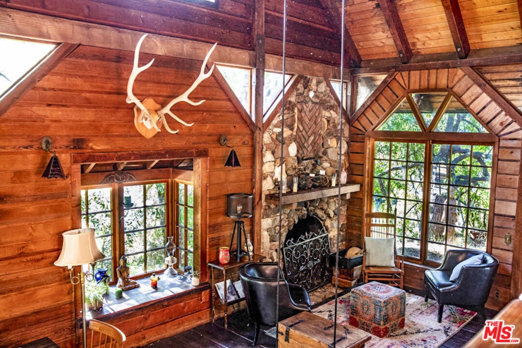 2521 Topanga Skyline Drive — photo