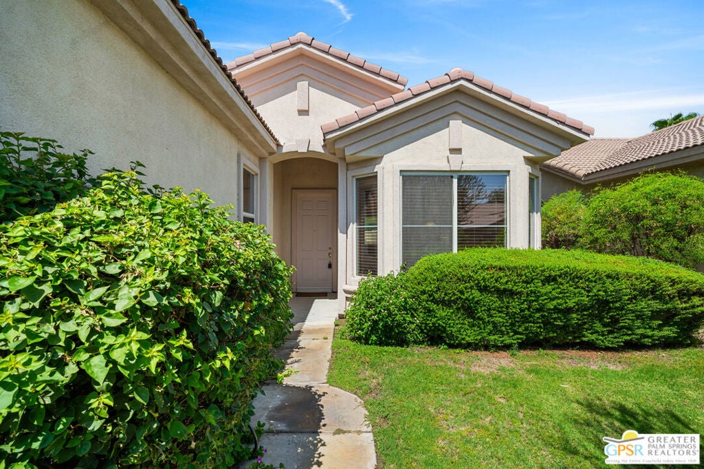 44077 Royal Troon Drive — photo