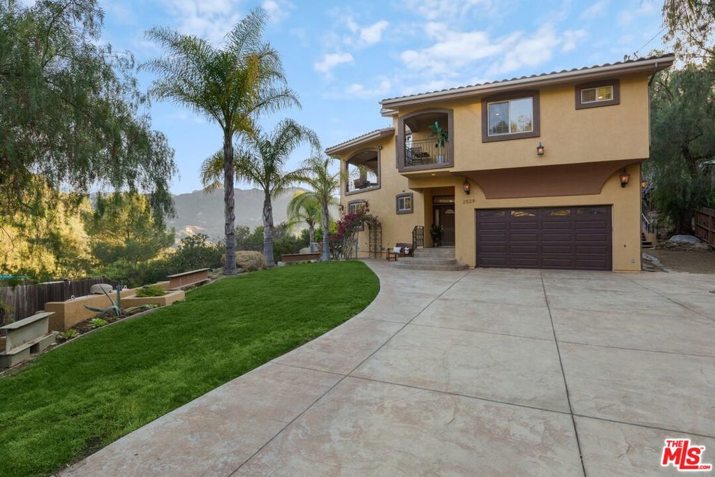 2529 Topanga Skyline Drive — photo