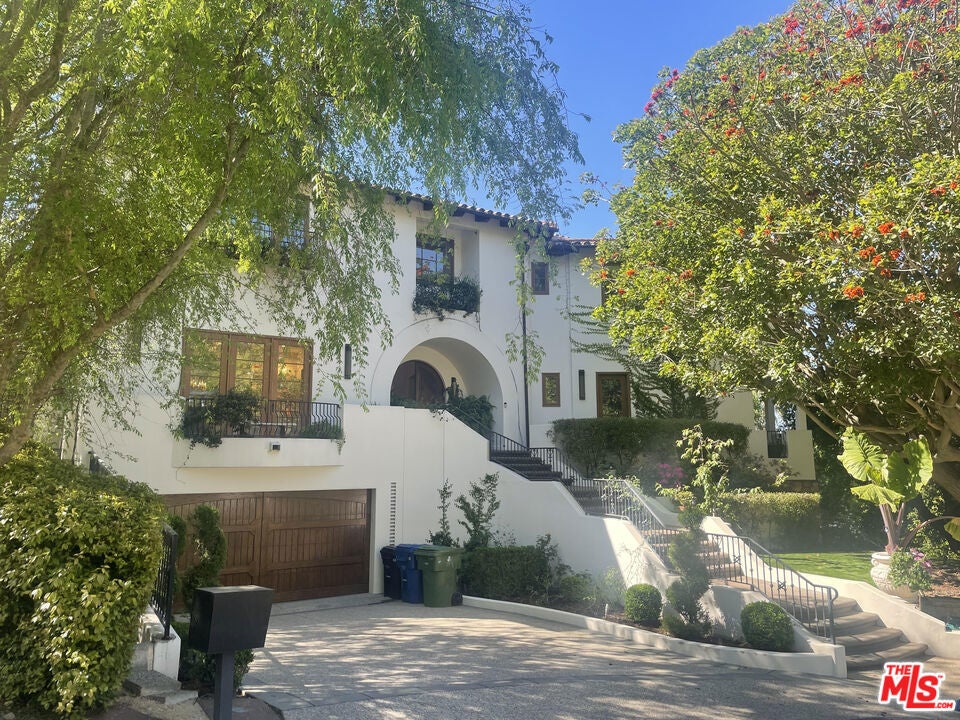 3057 N Beverly Glen Circle — photo