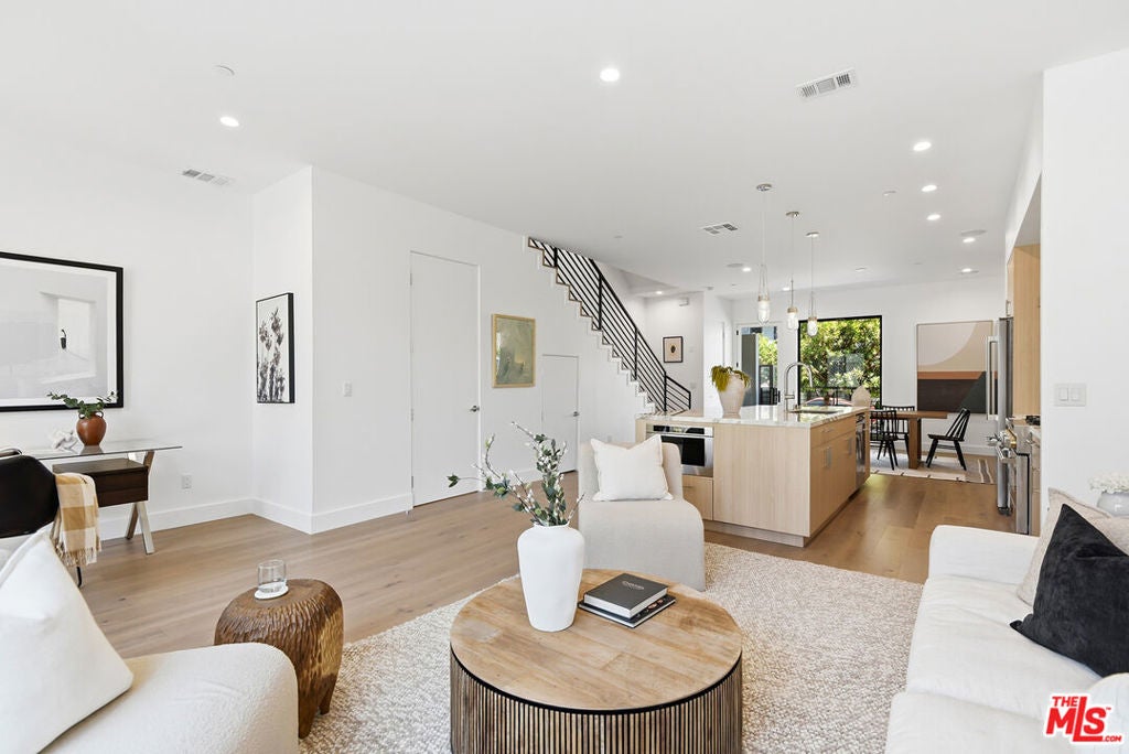 4095 Sawtelle Boulevard C — photo