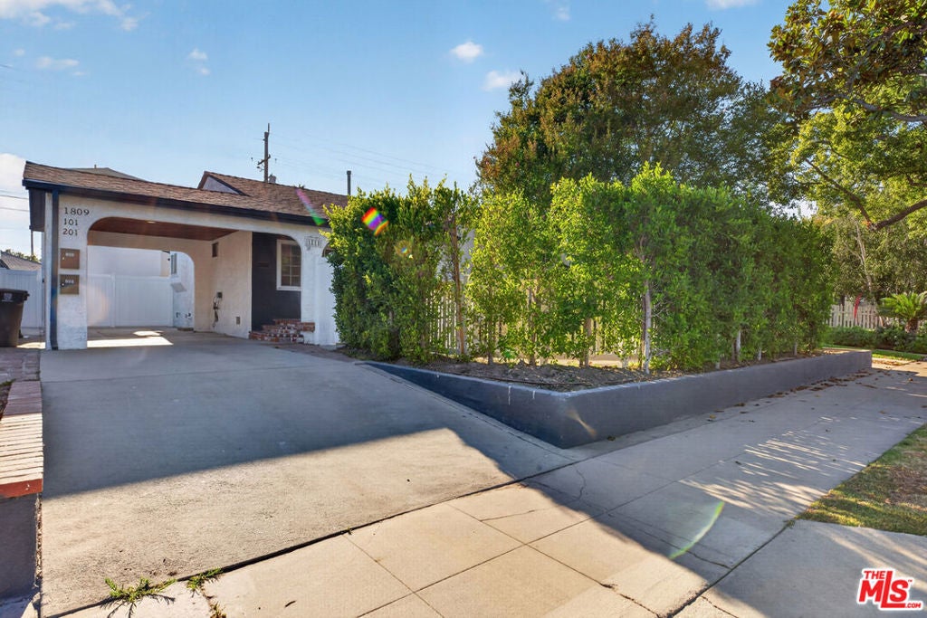 1811 N Avon Street — photo