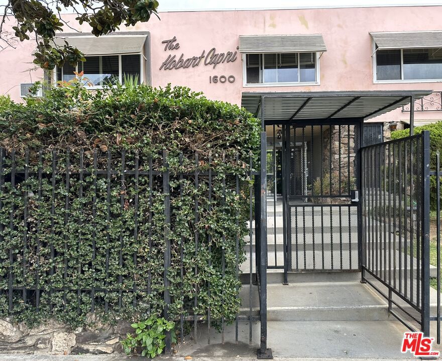 1600 N Hobart Boulevard 16 — photo