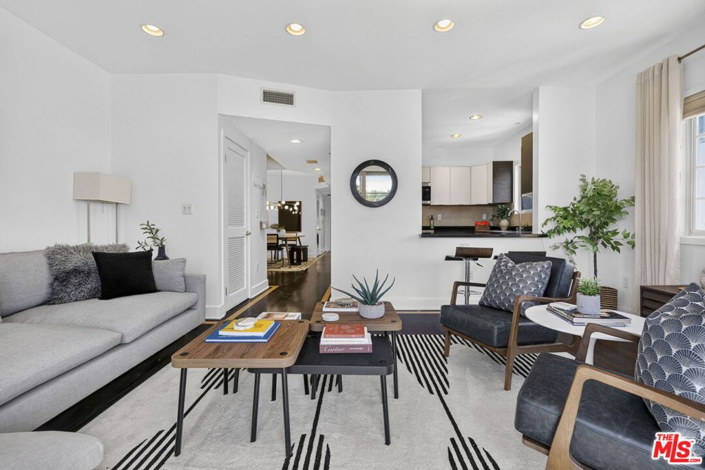 125 S Sweetzer Avenue Ph2a — photo