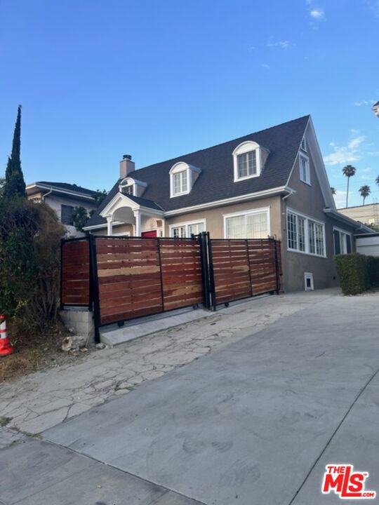 508 S Wilton Place — photo