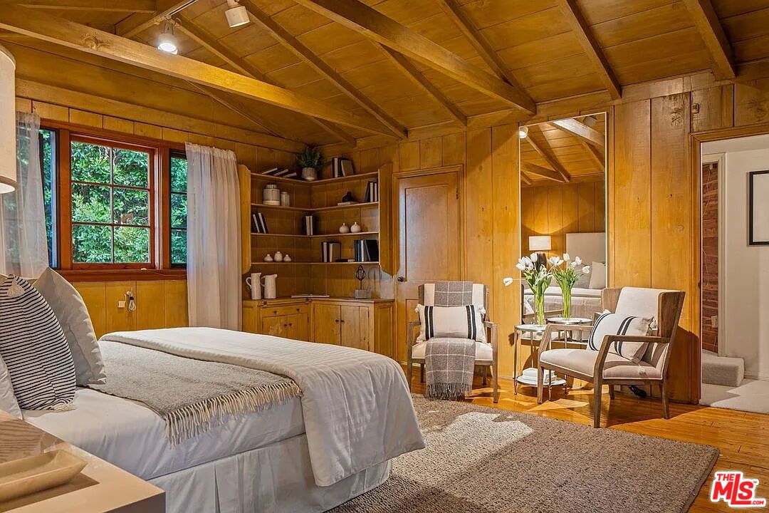 1357 B Beverly Estate — photo