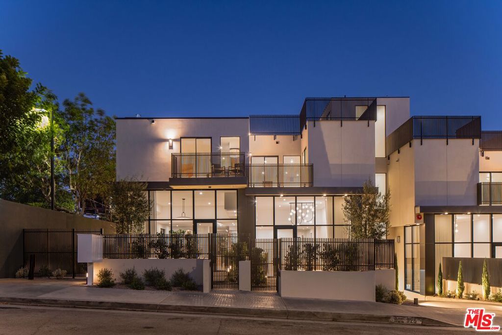 922 West Knoll Drive — photo