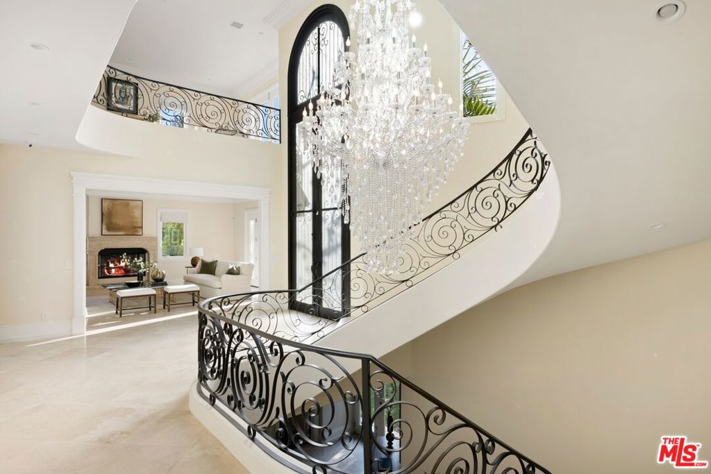 1350 Benedict Canyon Drive — photo