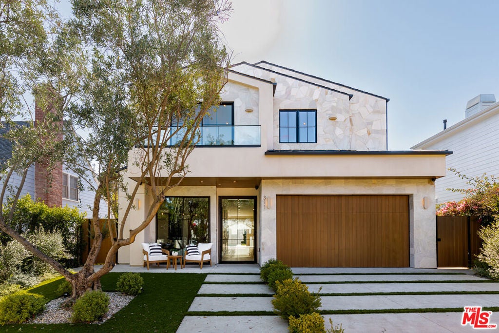 311 N Bowling Green Way — photo