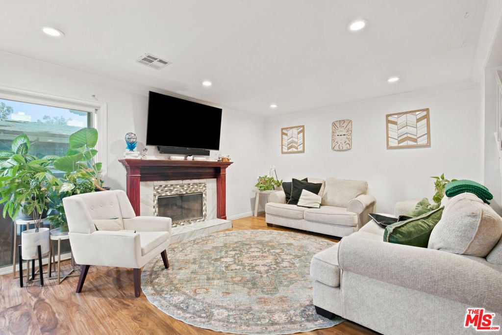 26206 Alizia Canyon Drive — photo