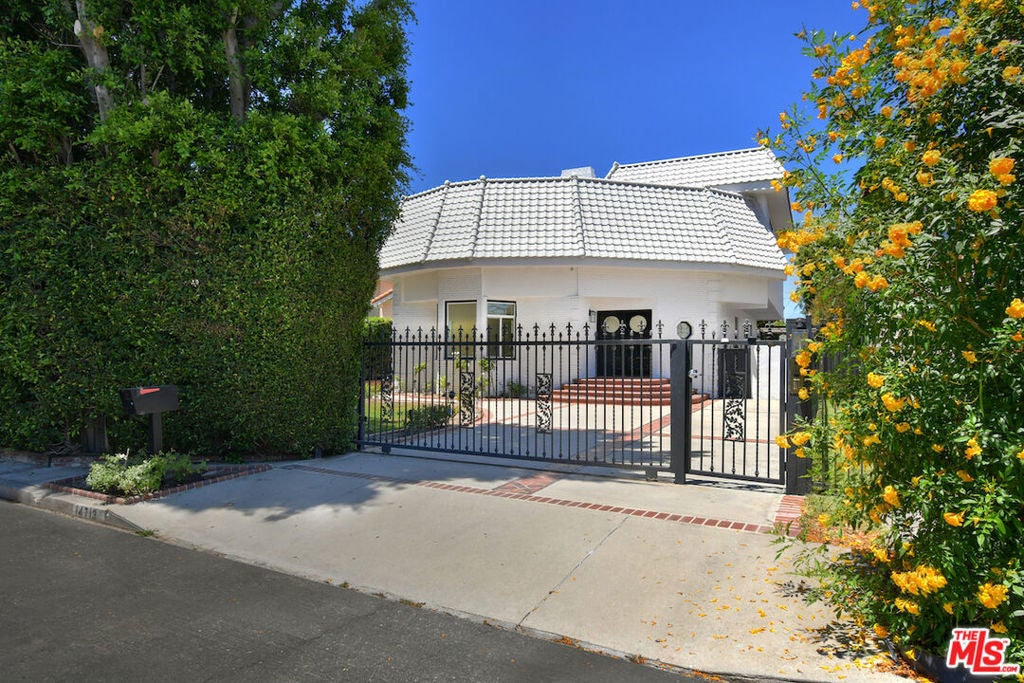 14713 Valleyheart Drive — photo