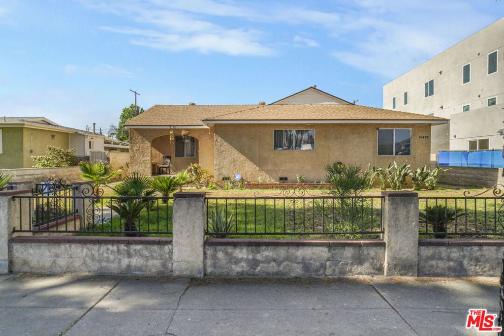 16130 Devonshire Street — photo