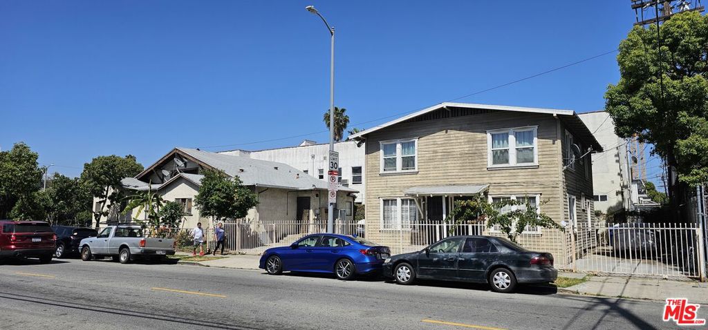 1120 N Van Ness Avenue — photo
