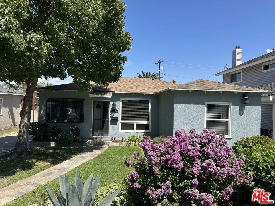 801 W Columbia Street — photo