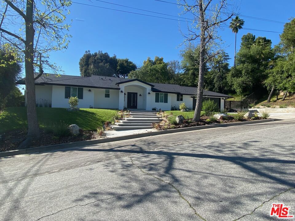 5015 Redwillow Lane — photo