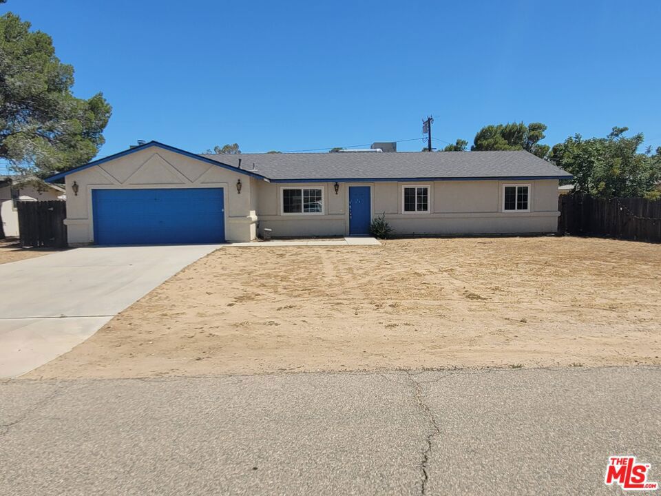 9012 Columbine Avenue — photo