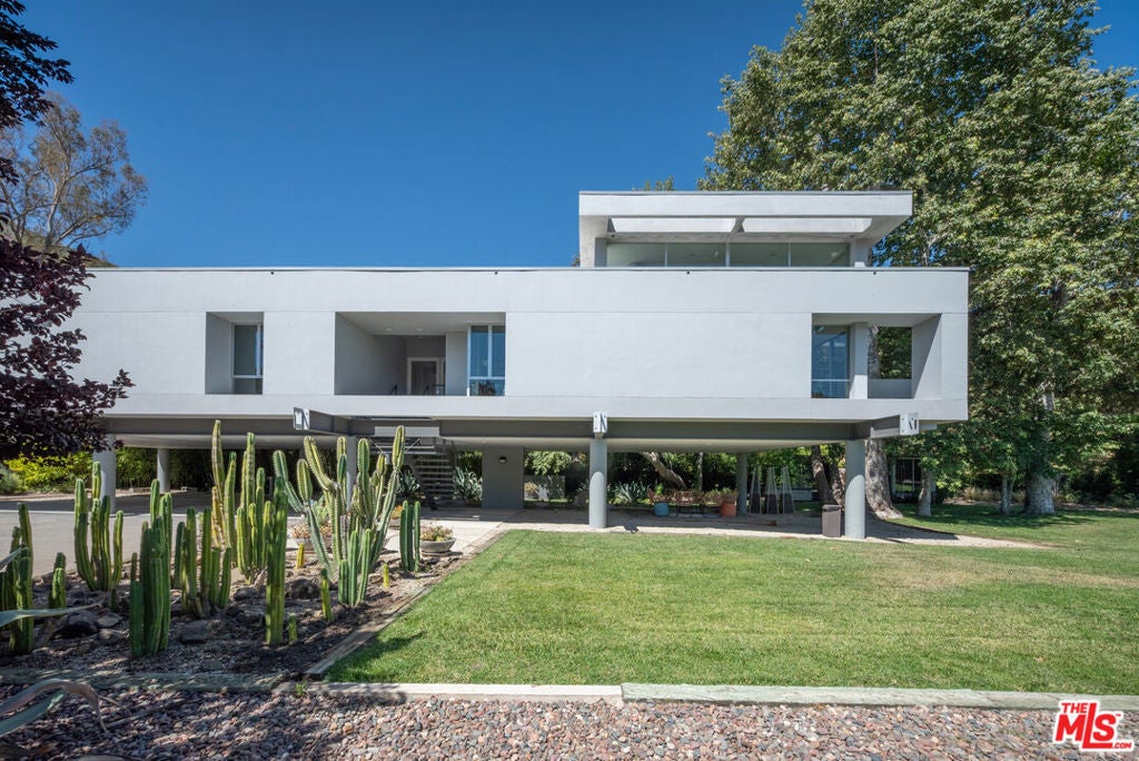 30047 Mulholland Highway — photo