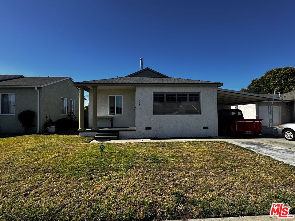 1317 W School Street — photo