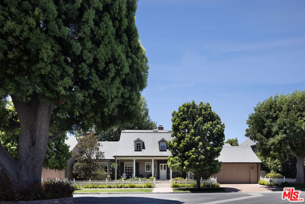 10030 Toluca Lake Avenue — photo