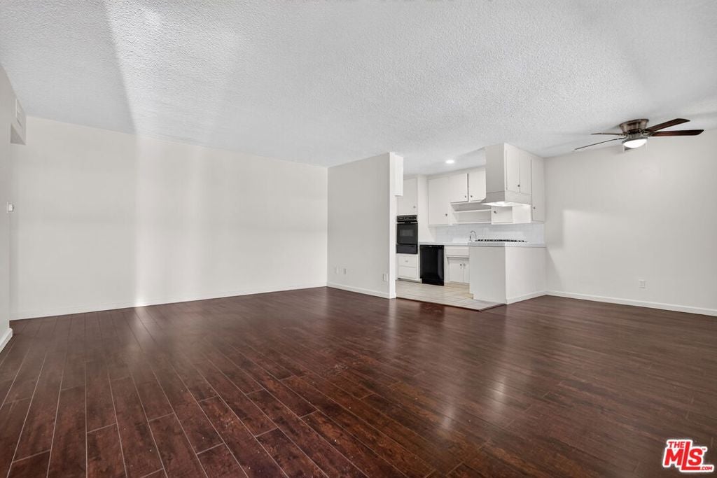15540 Moorpark Street 7 — photo