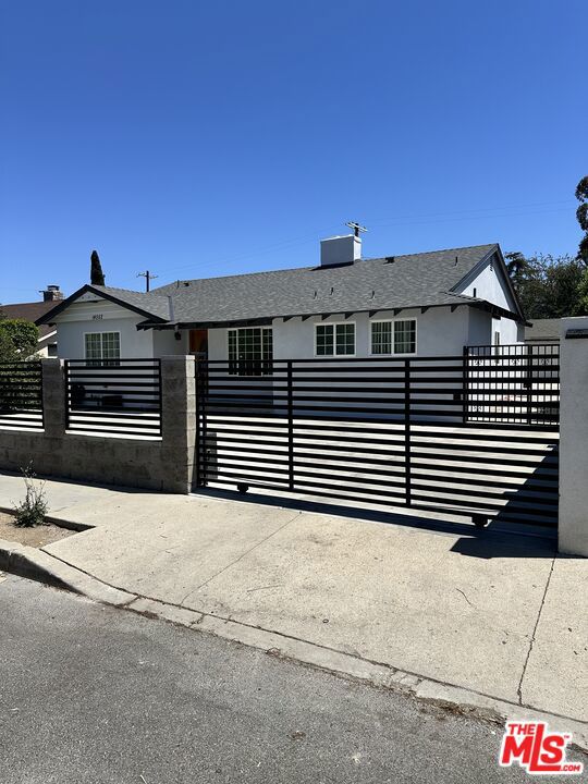 14552 Runnymede Street — photo