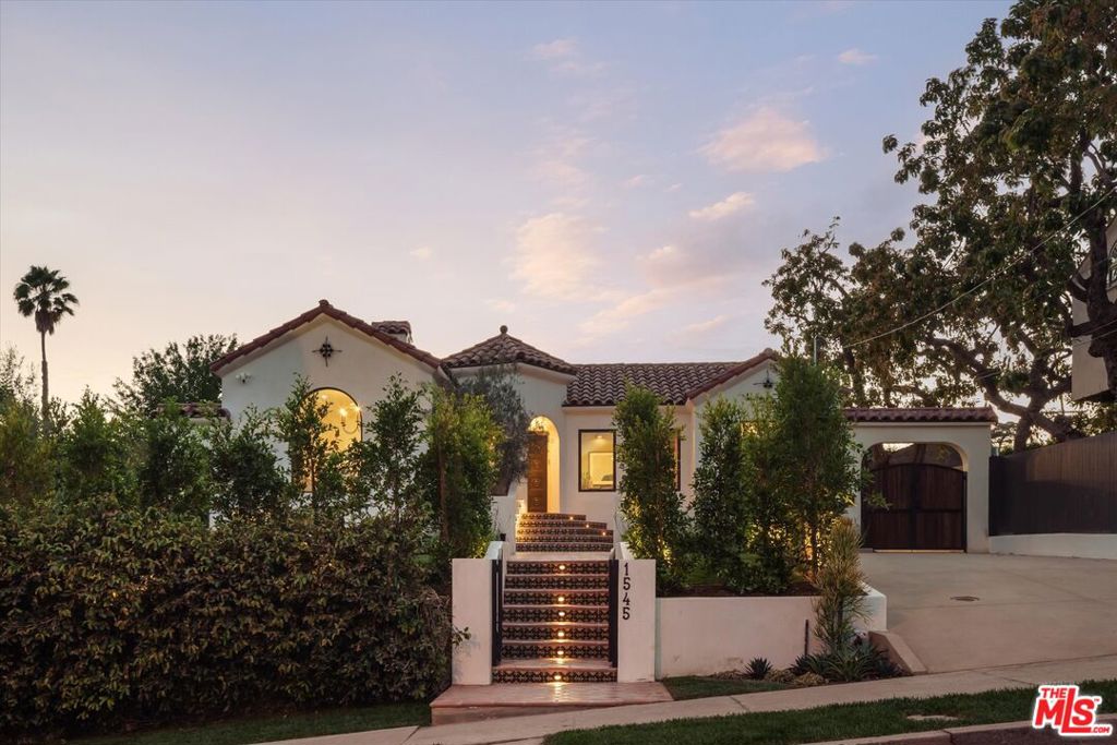 1545 N Benton Way — photo