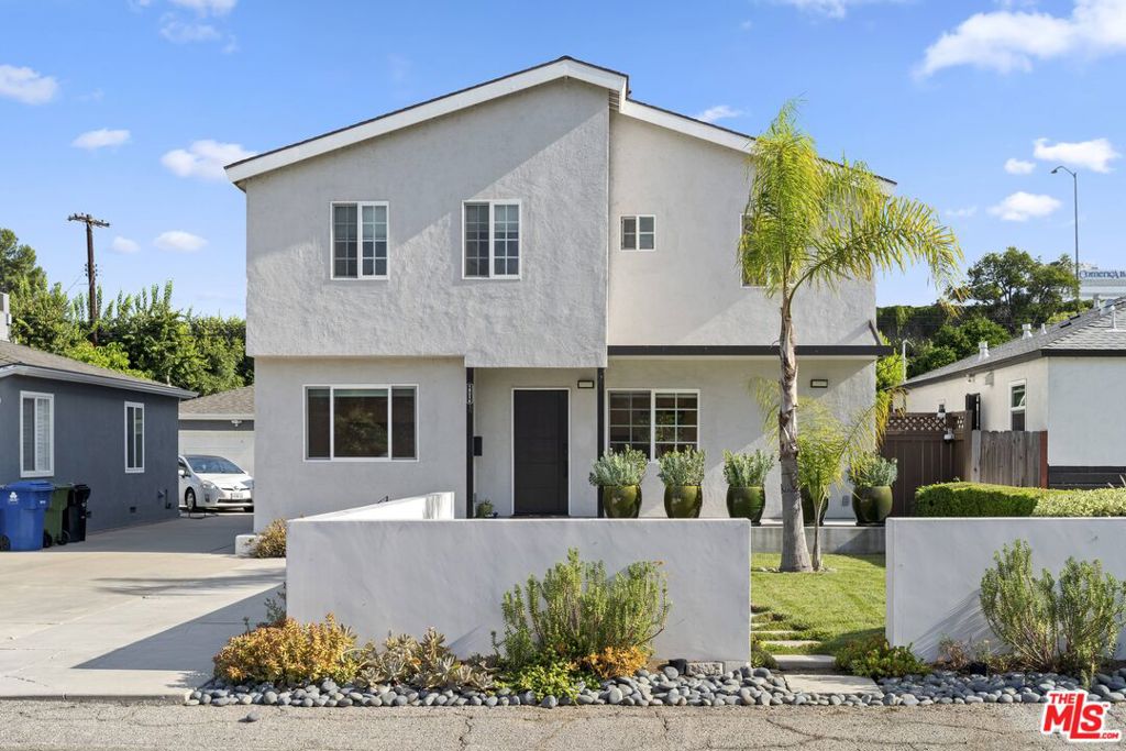 15216 Morrison Street — photo