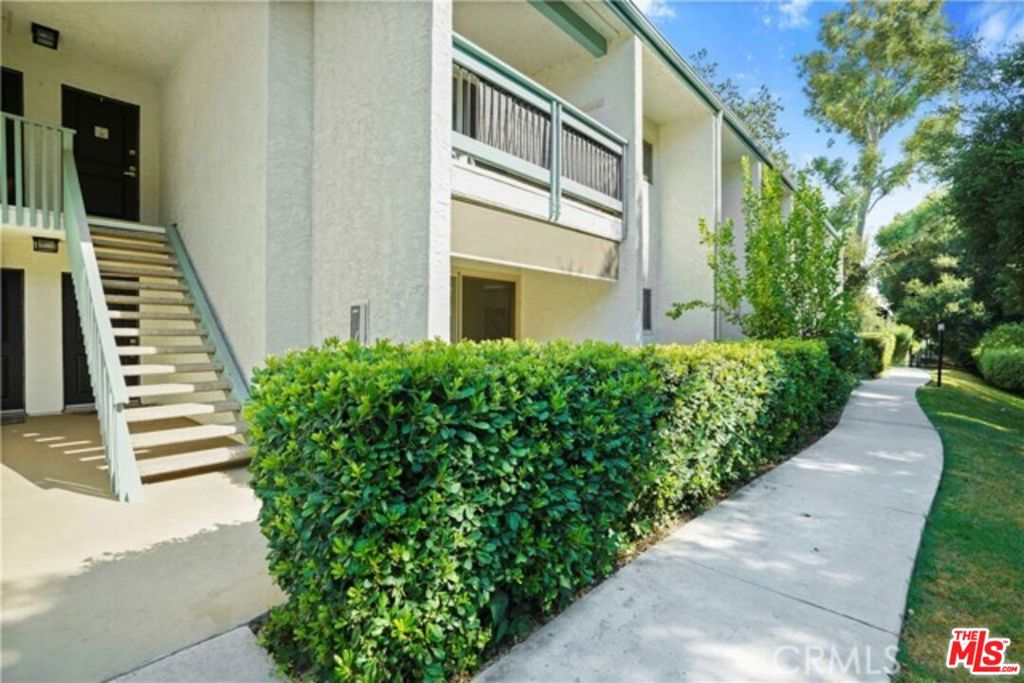 23635 Park Capri 30 — photo